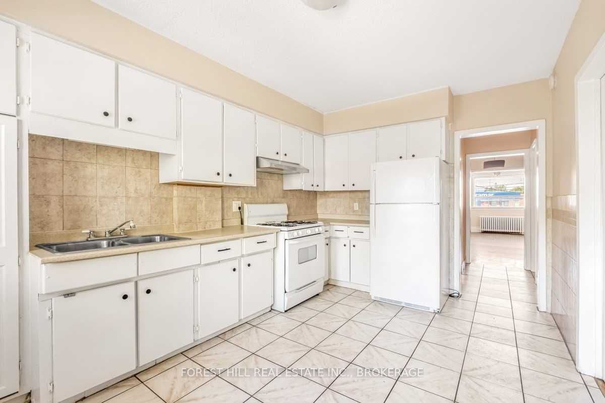634 Vaughan Rd - Upper - Photo 4
