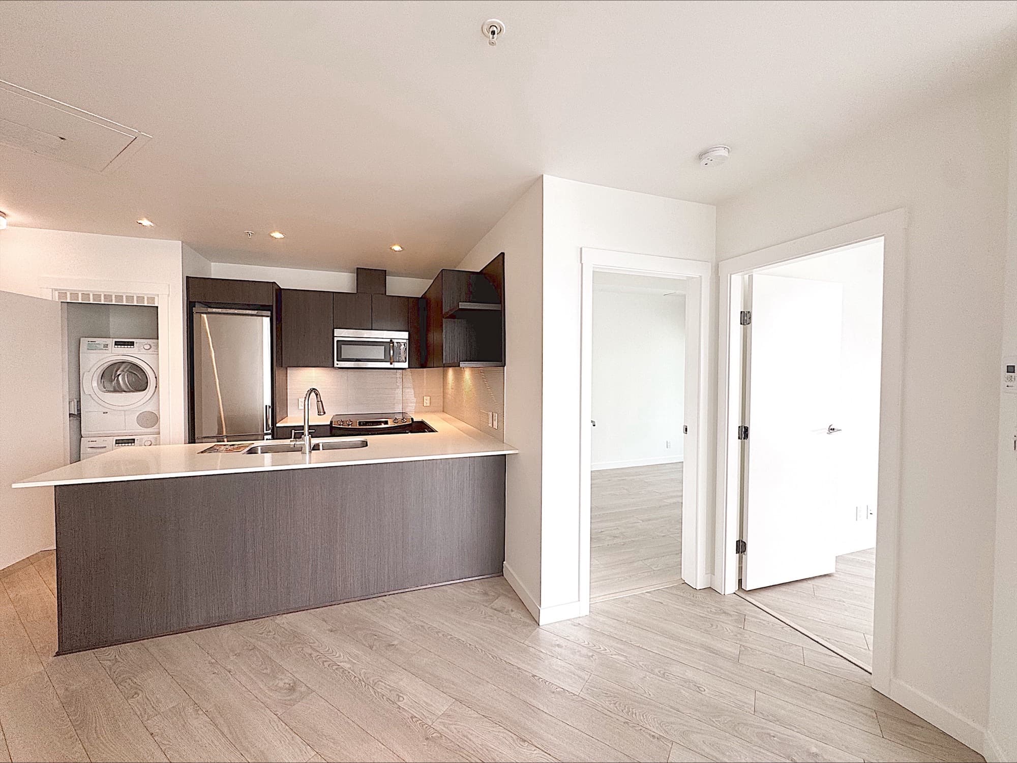Aquilini Centre West - 1619 - Photo 4