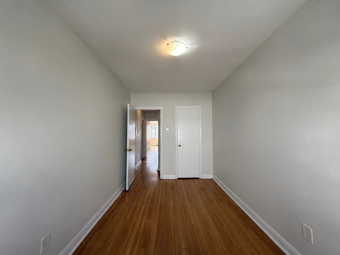 82 Lanark Ave - 2nd Floor - Photo 23