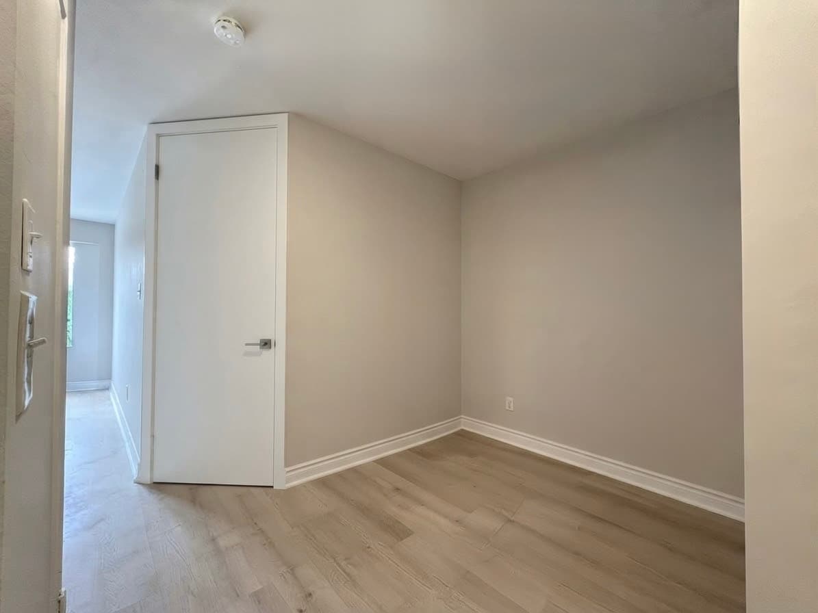 1225 Bloor S W - 8 - Photo 10