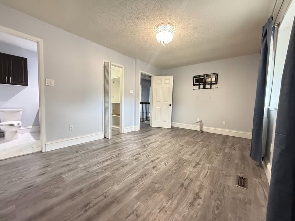 70 Jill Crescent Brampton Ontario L6S 3 J2 - Photo 7