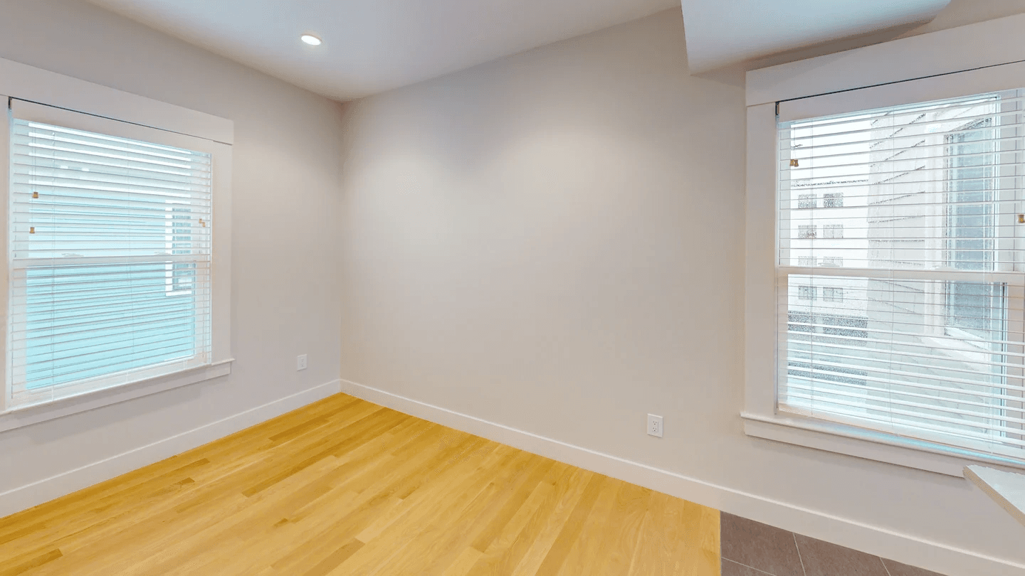 208-210 Banks - 3 - Photo 1