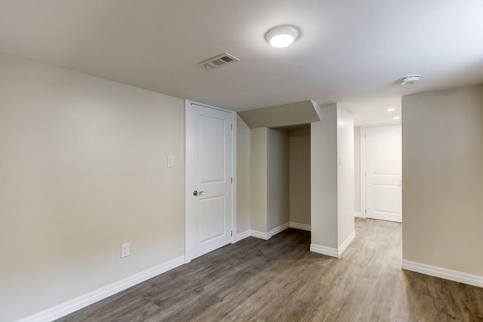 Hibbert Basement Unit - Photo 9