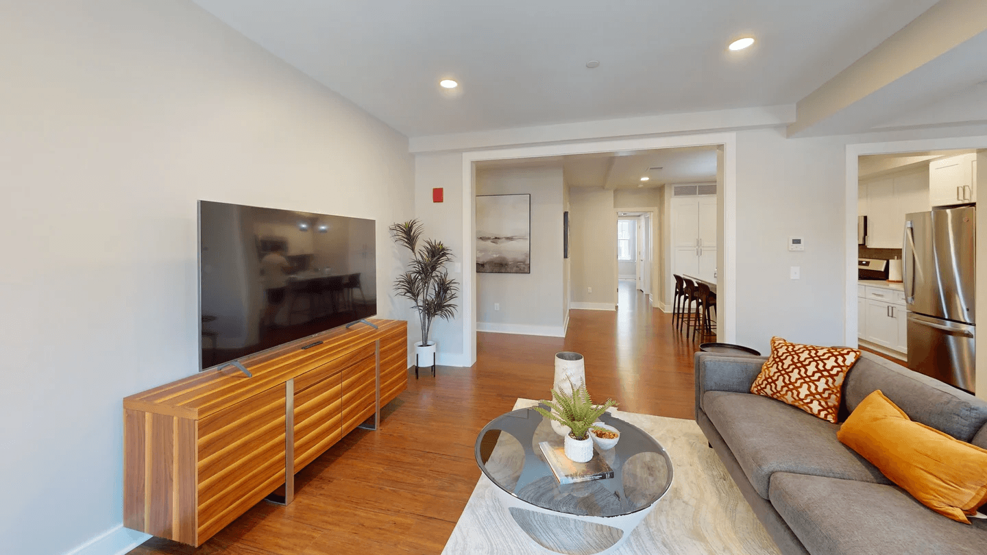 386 Harvard St - Photo 2