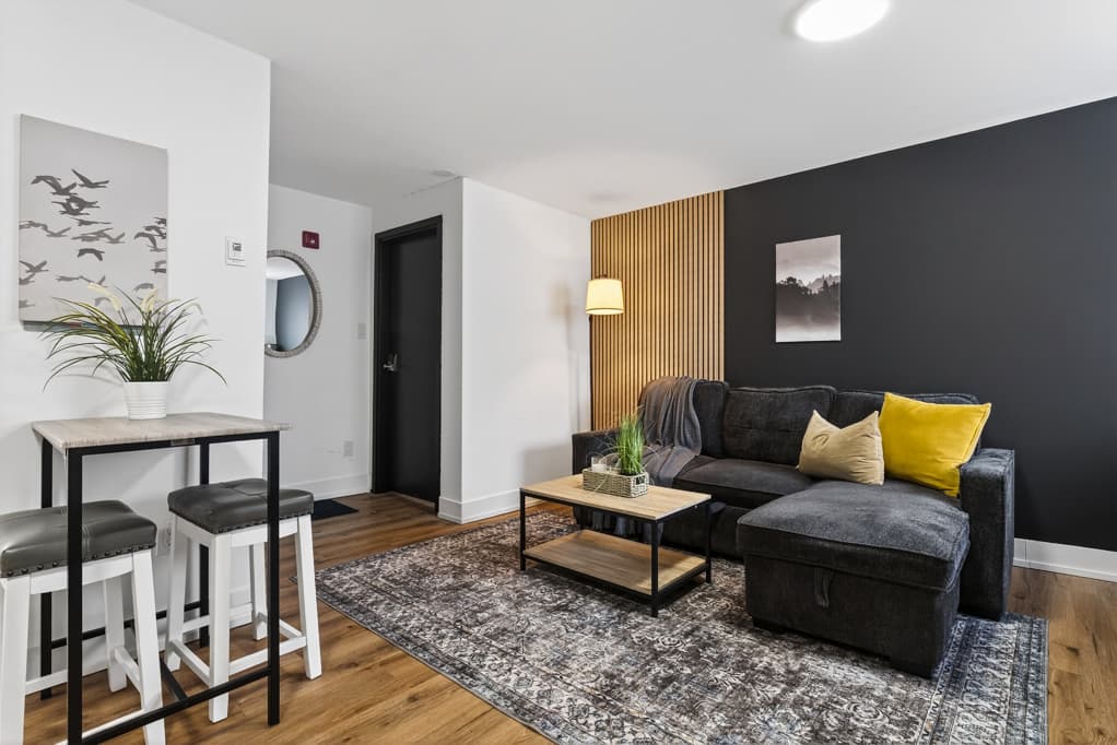 1 BEDROOM - 610 King St E - Photo 2