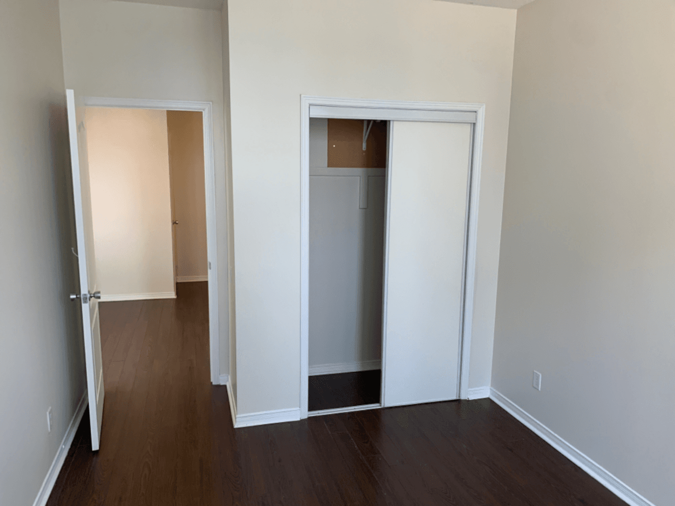 555 Yonge St - 703 - Photo 8