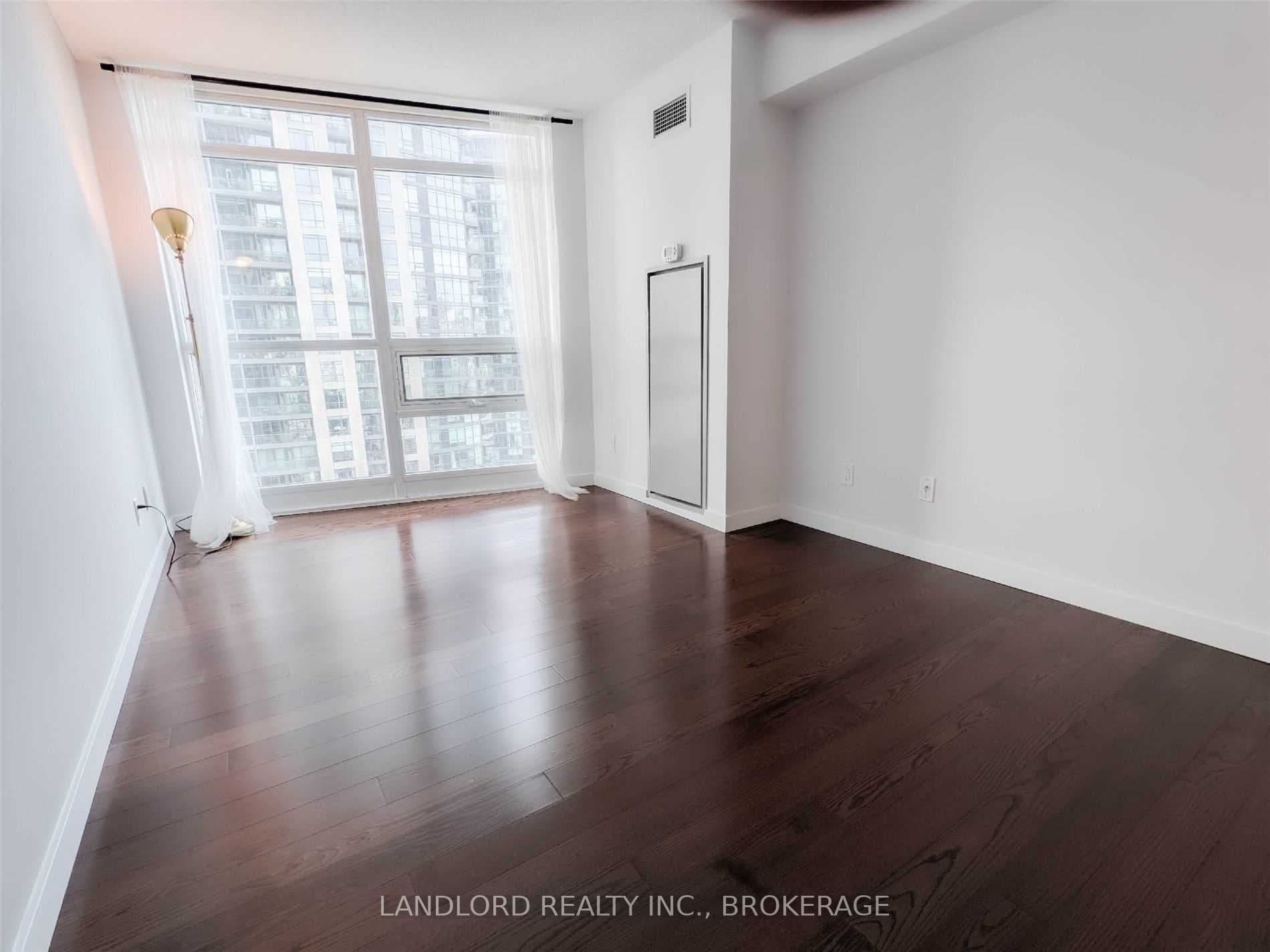 215 Fort York Blvd - 1910 - Photo 11