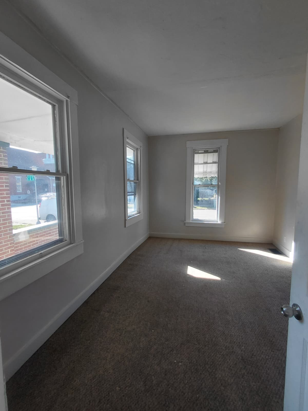 135 S 6th St - Photo 7