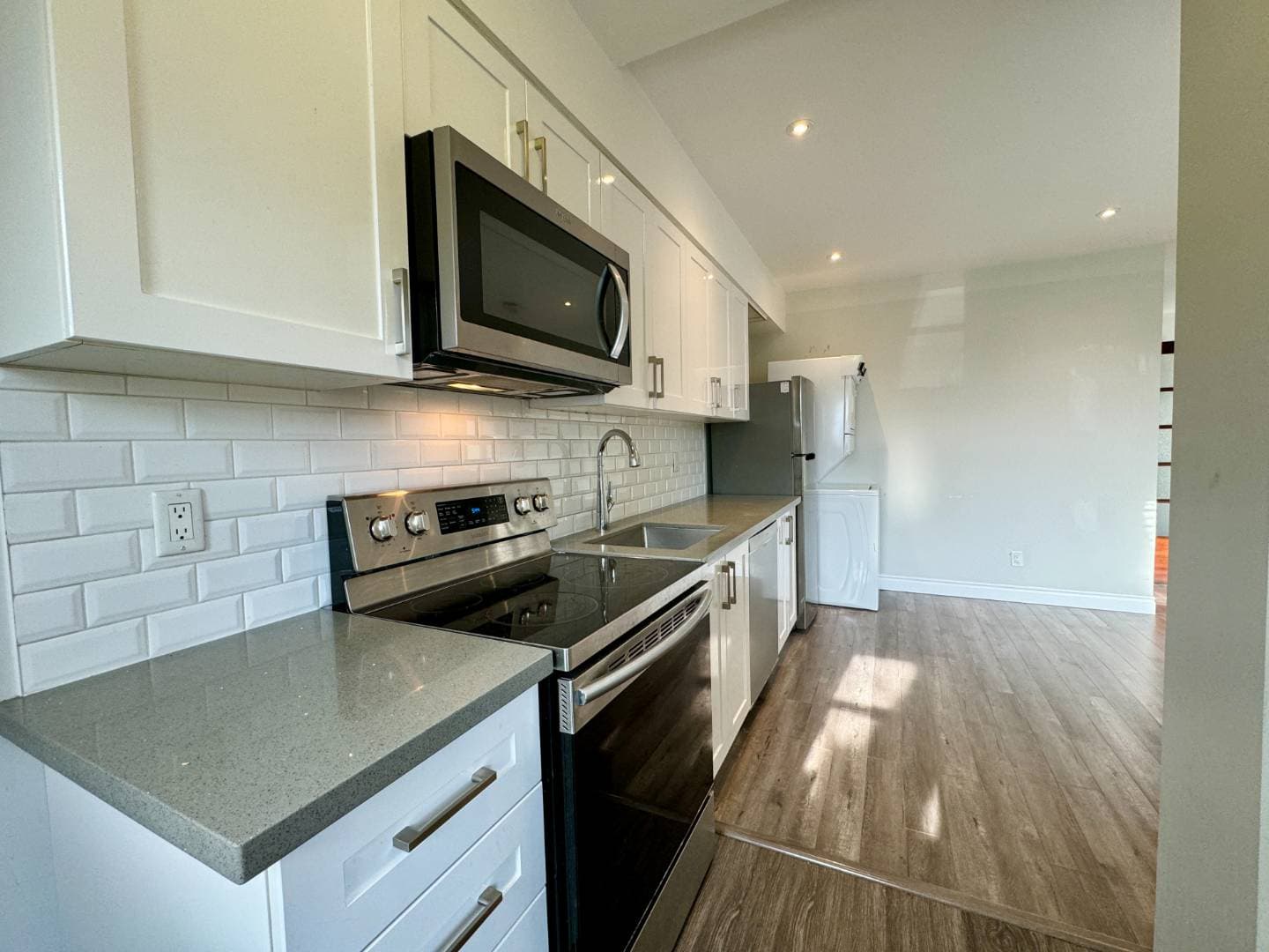 48 Dewhurst Blvd - Lower B - Photo 4