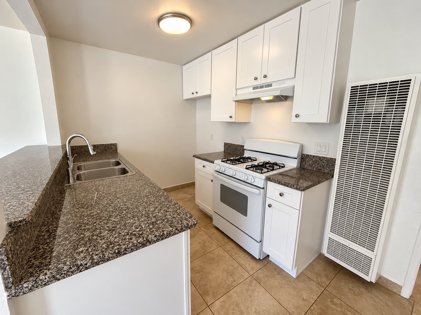 6961 Whitsett 1 Bed 1Bath - Photo 5