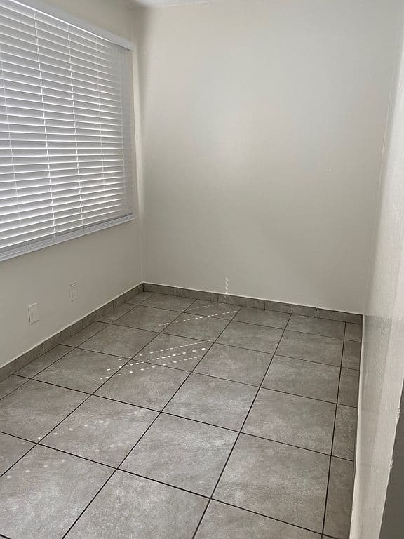 15831 Vanowen 1 BD 1 BA JR - Photo 2