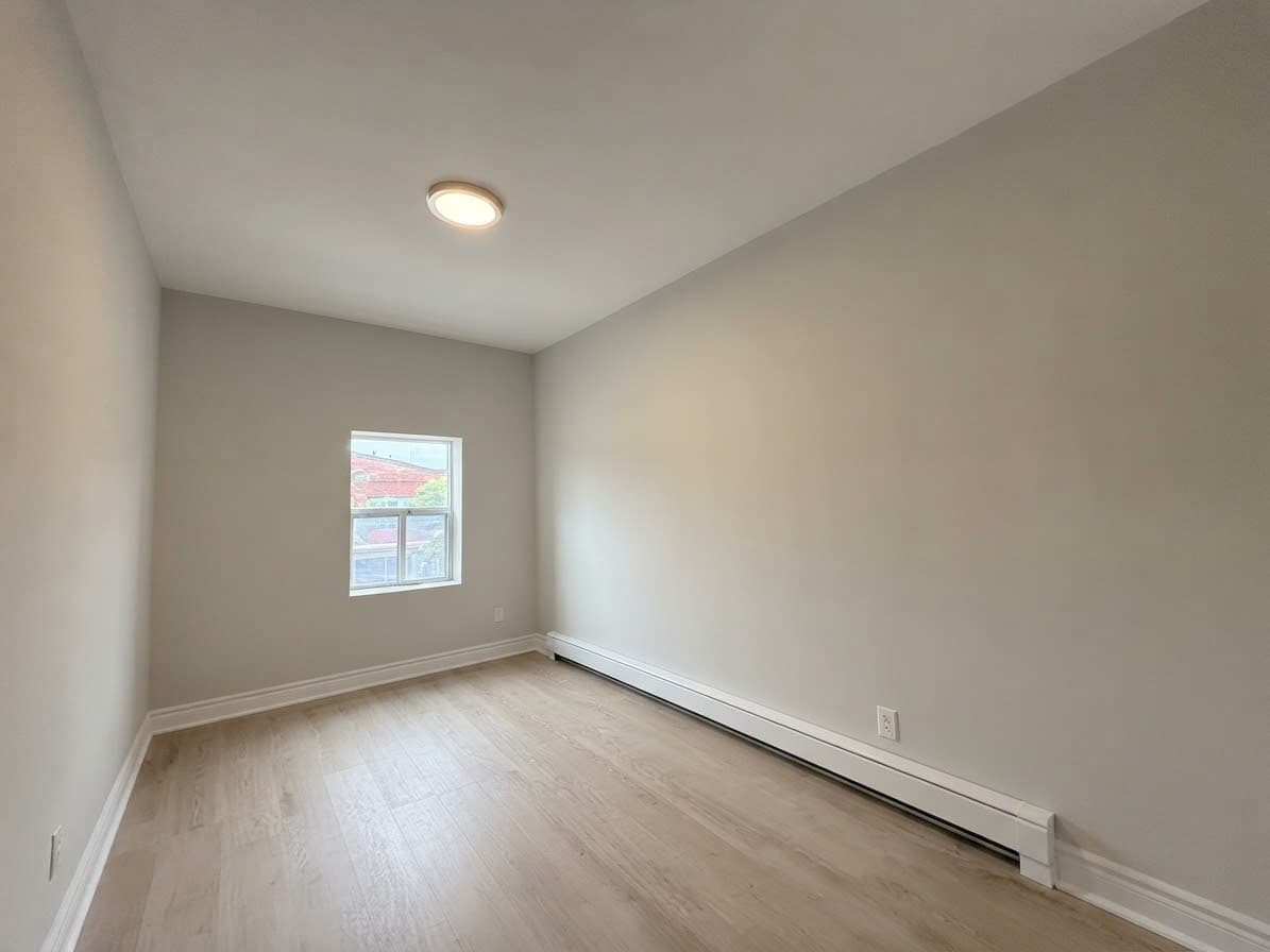 1225 Bloor S W - 8 - Photo 6