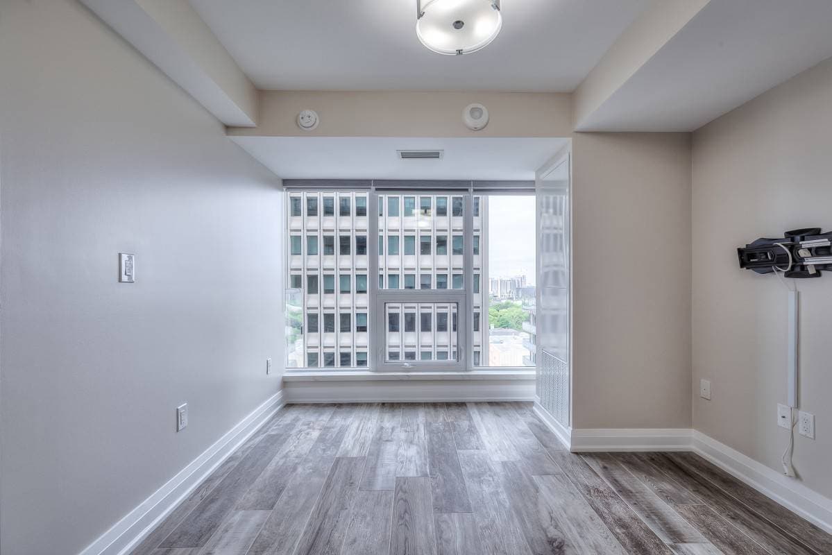 955 Bay St - 1714 - Photo 4