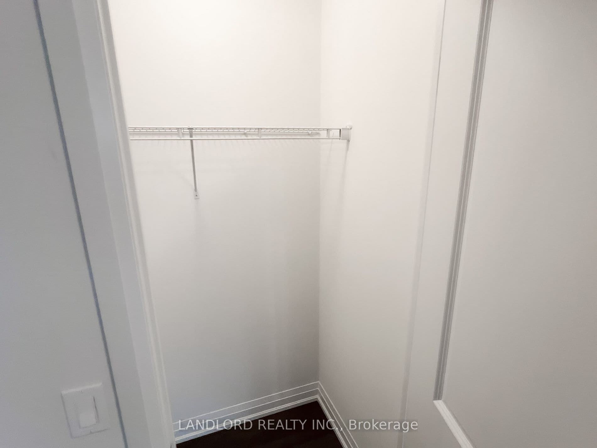 10 Meadowglen Place -1202 - Photo 14