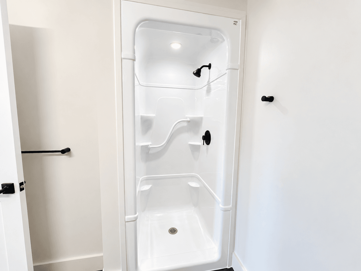 8 Hutt Lane - Interior Unit - Photo 9
