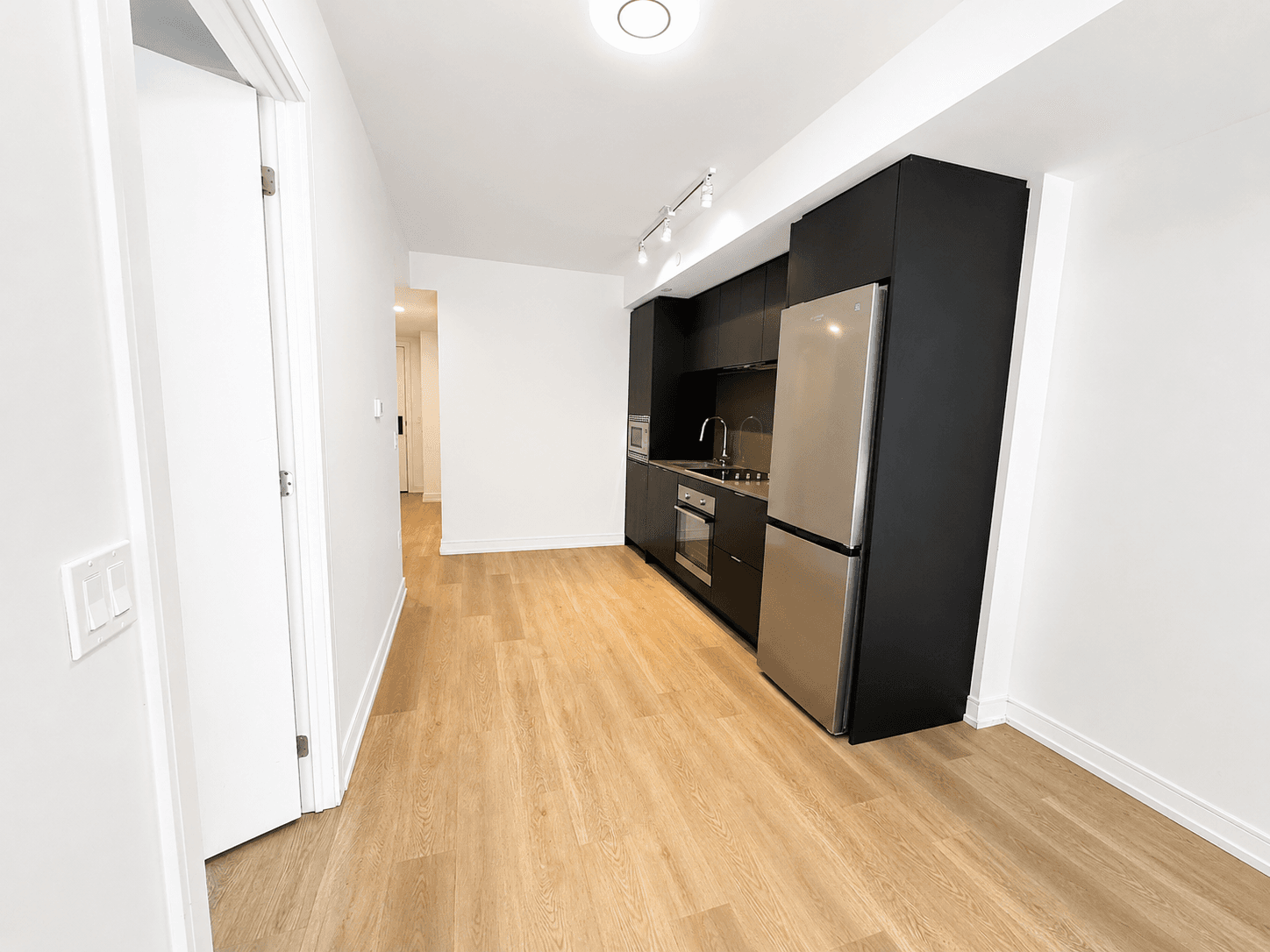 1 Jarvis St - Unit 323 - Photo 14