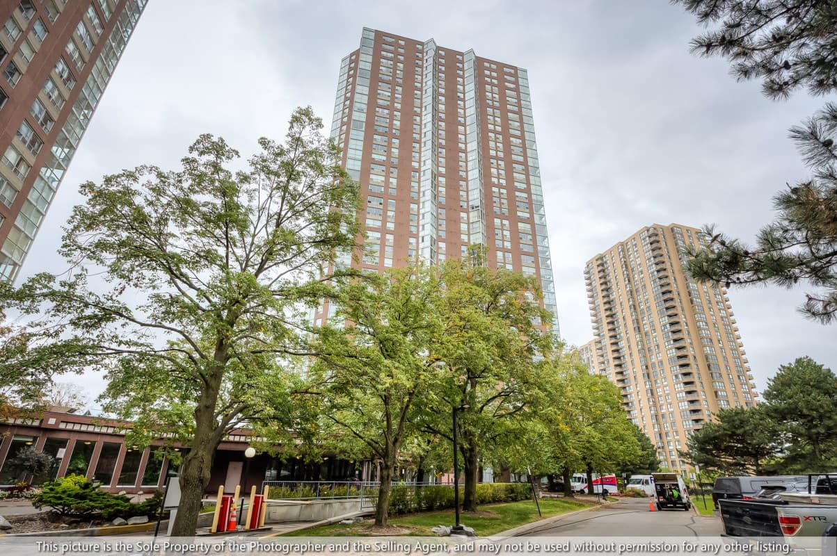 5 Concorde Place -2504 - Photo 24