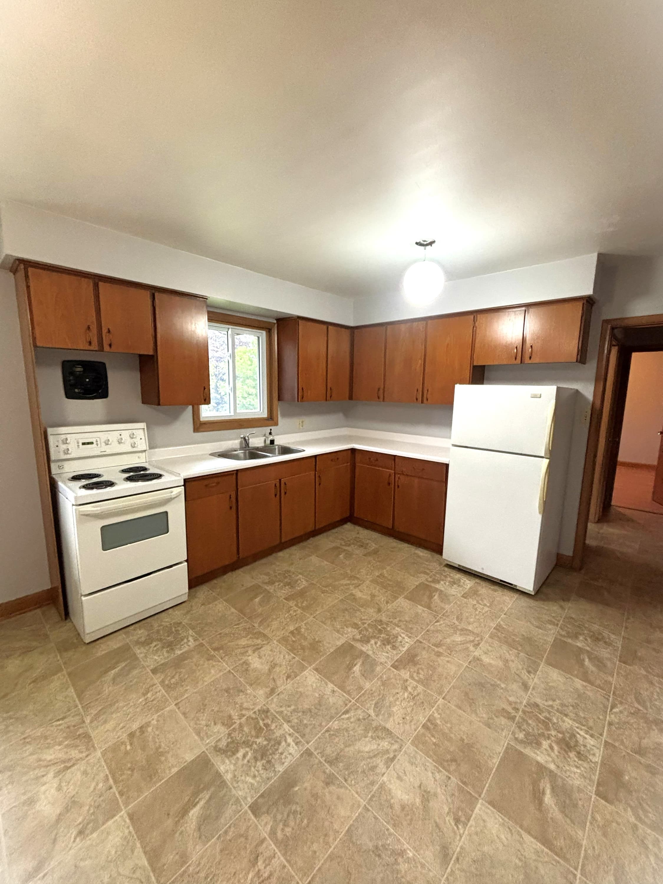 511 Niagara St - 6 - Photo 2