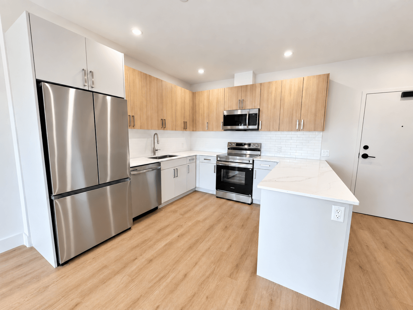 8 Hutt Lane - Interior Unit - Photo 17