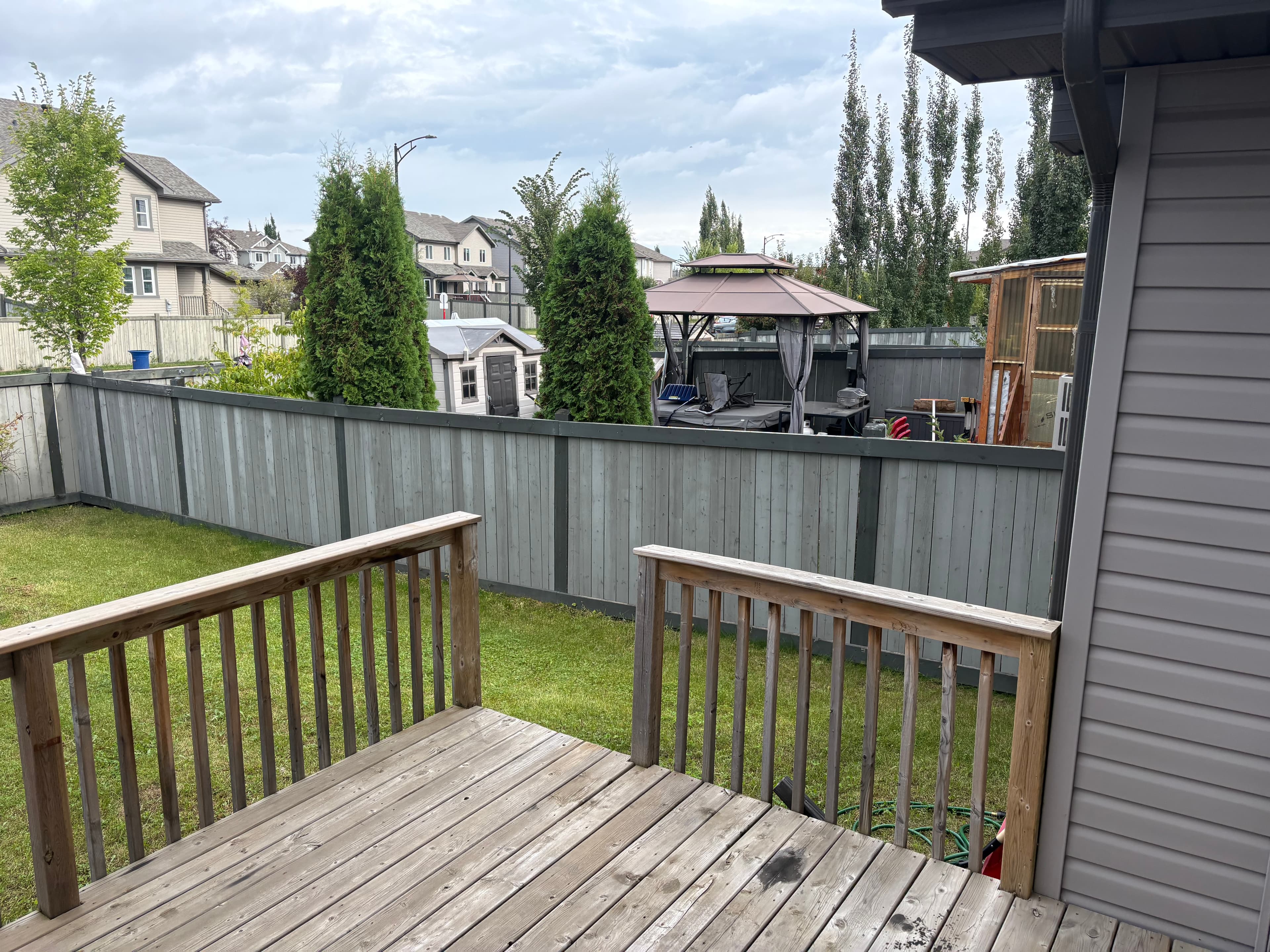 605 175a Street - Photo 3