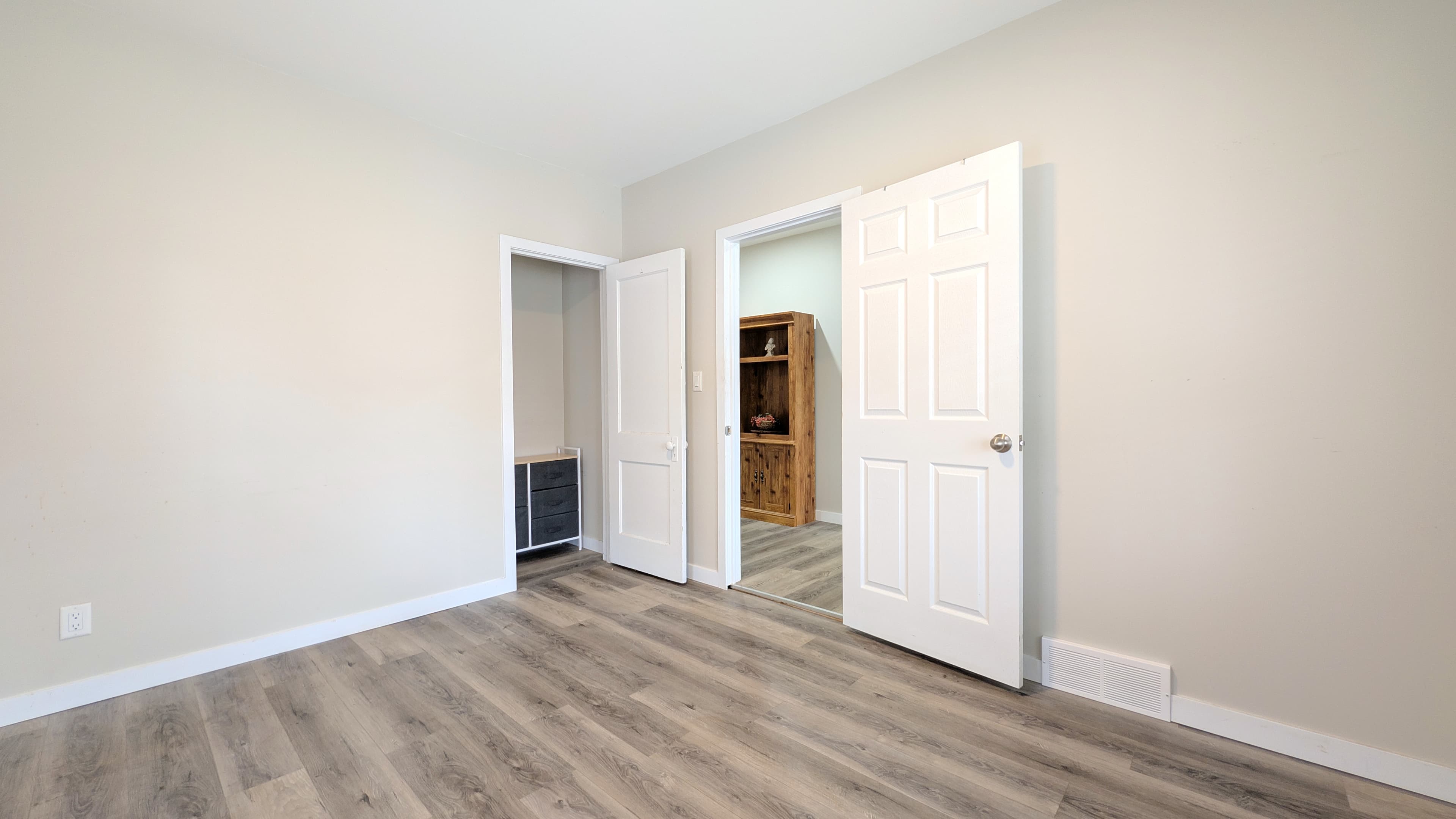 1580 Dufferin - Main - Photo 12
