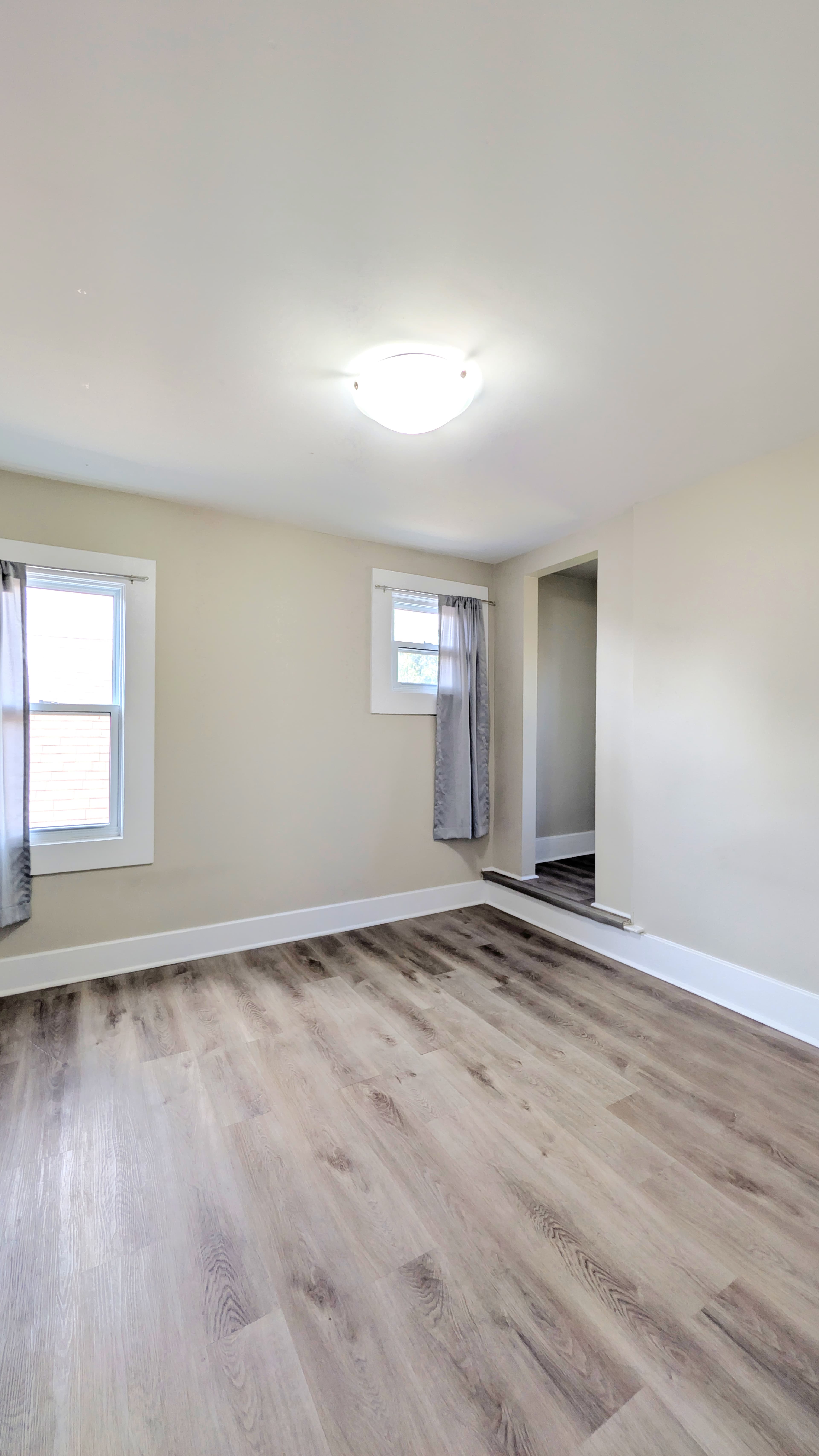 1580 Dufferin - Upper - Photo 16