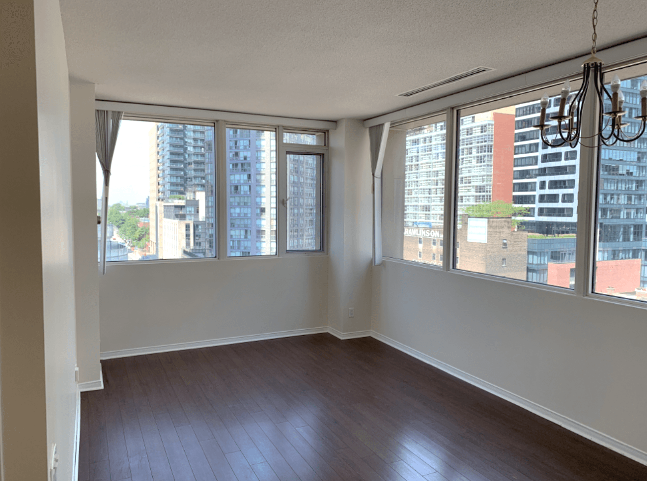 555 Yonge St - 703 - Photo 7