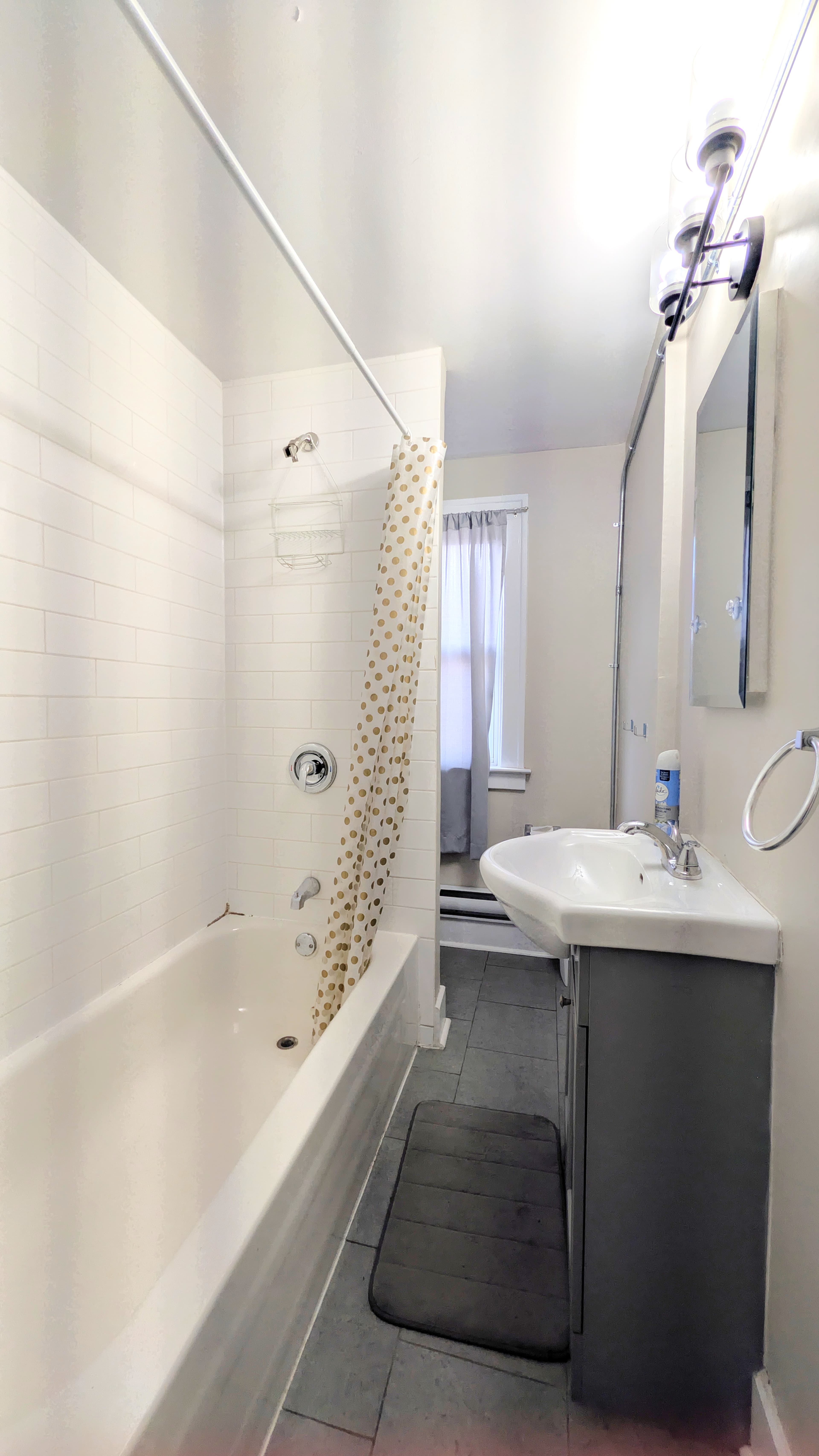 1580 Dufferin - Upper - Photo 3