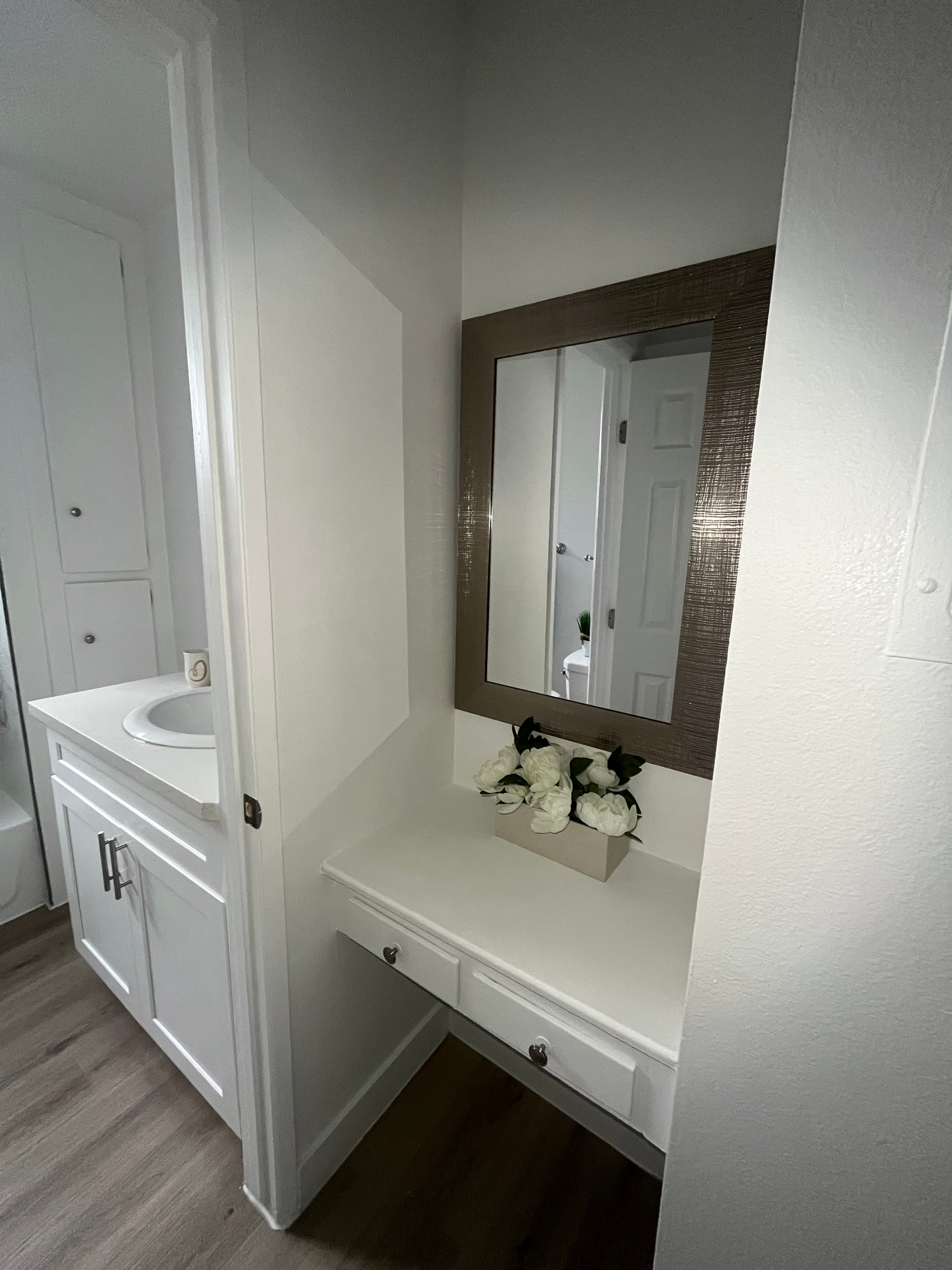 5548 Yarmouth JR 1 BR - Photo 9