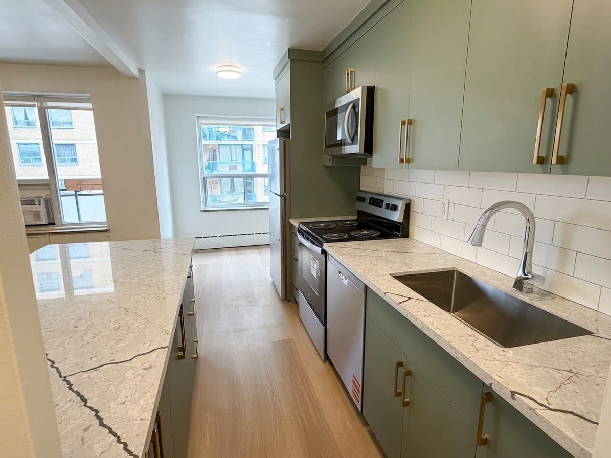 420 Eglinton Ave E - 304 - Photo 3