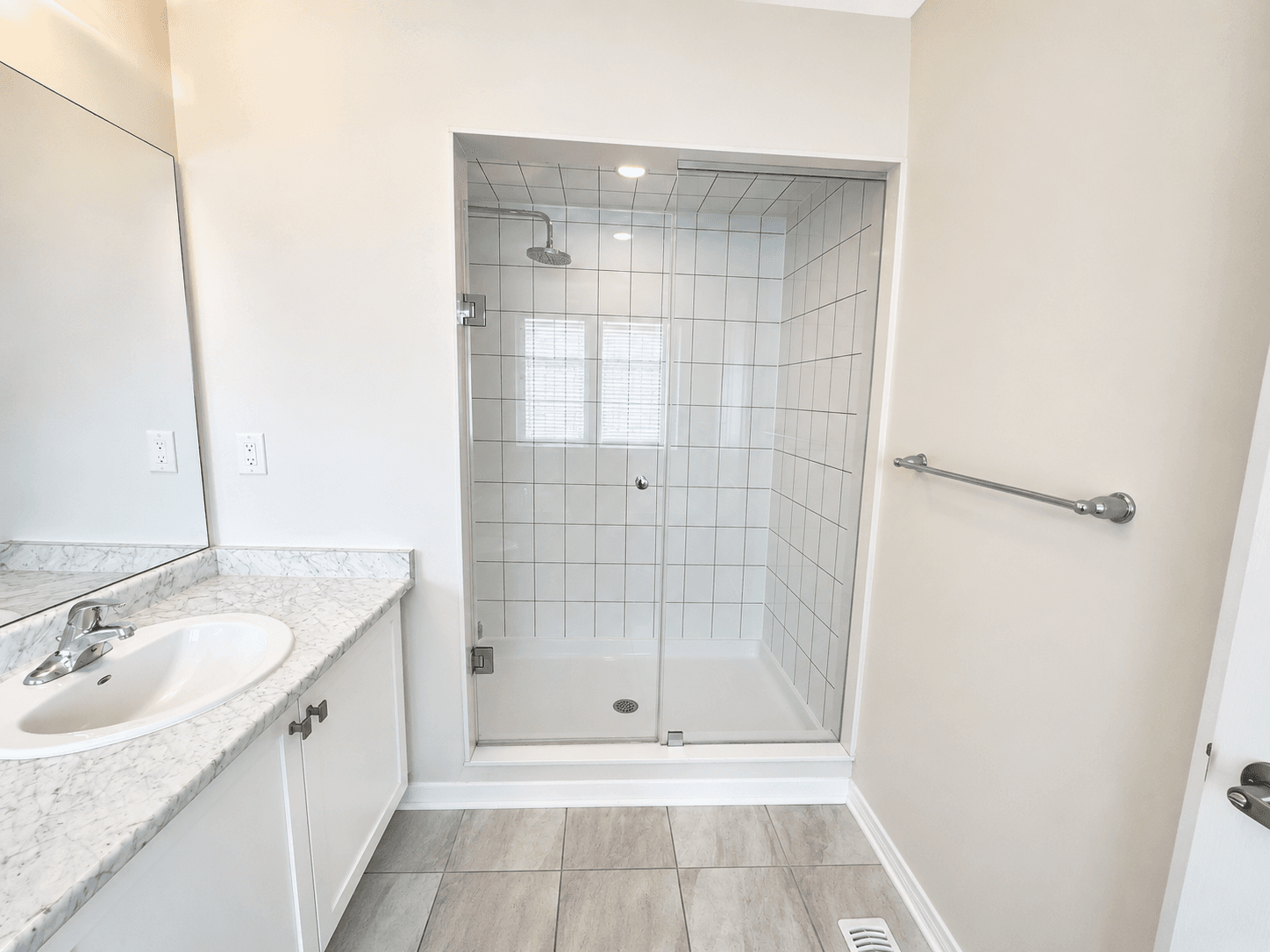 176 MacLachlan Ave - Photo 19