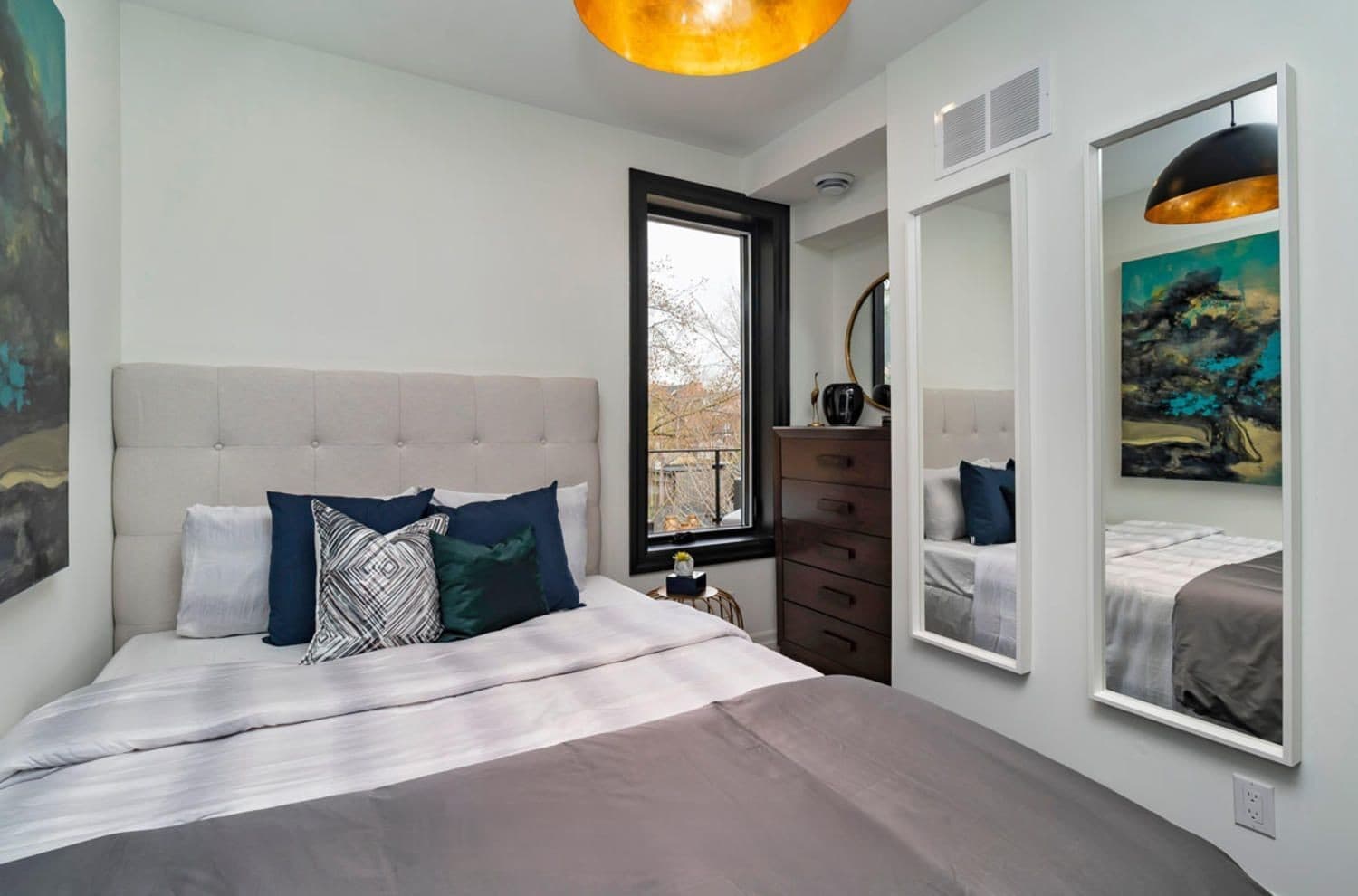 121 Sorauren Ave - 2 - Photo 5
