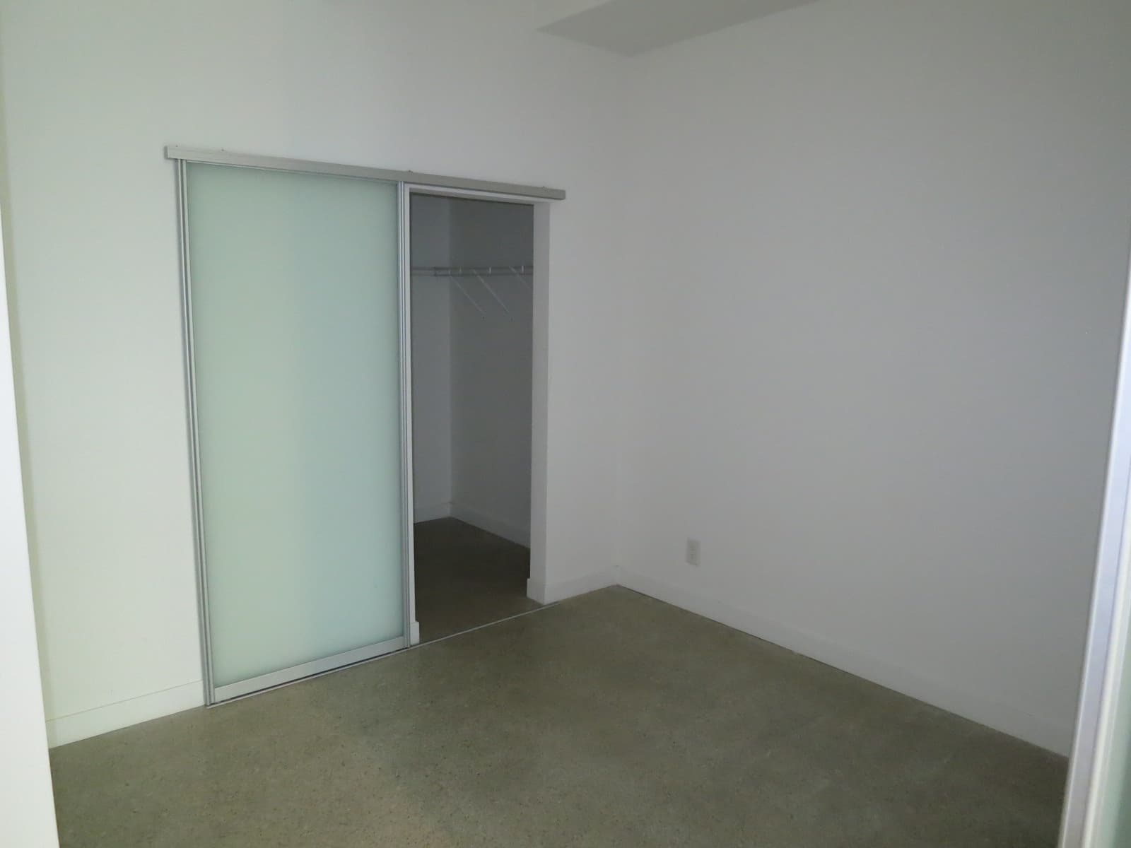 510 King St E - 413 - Photo 9