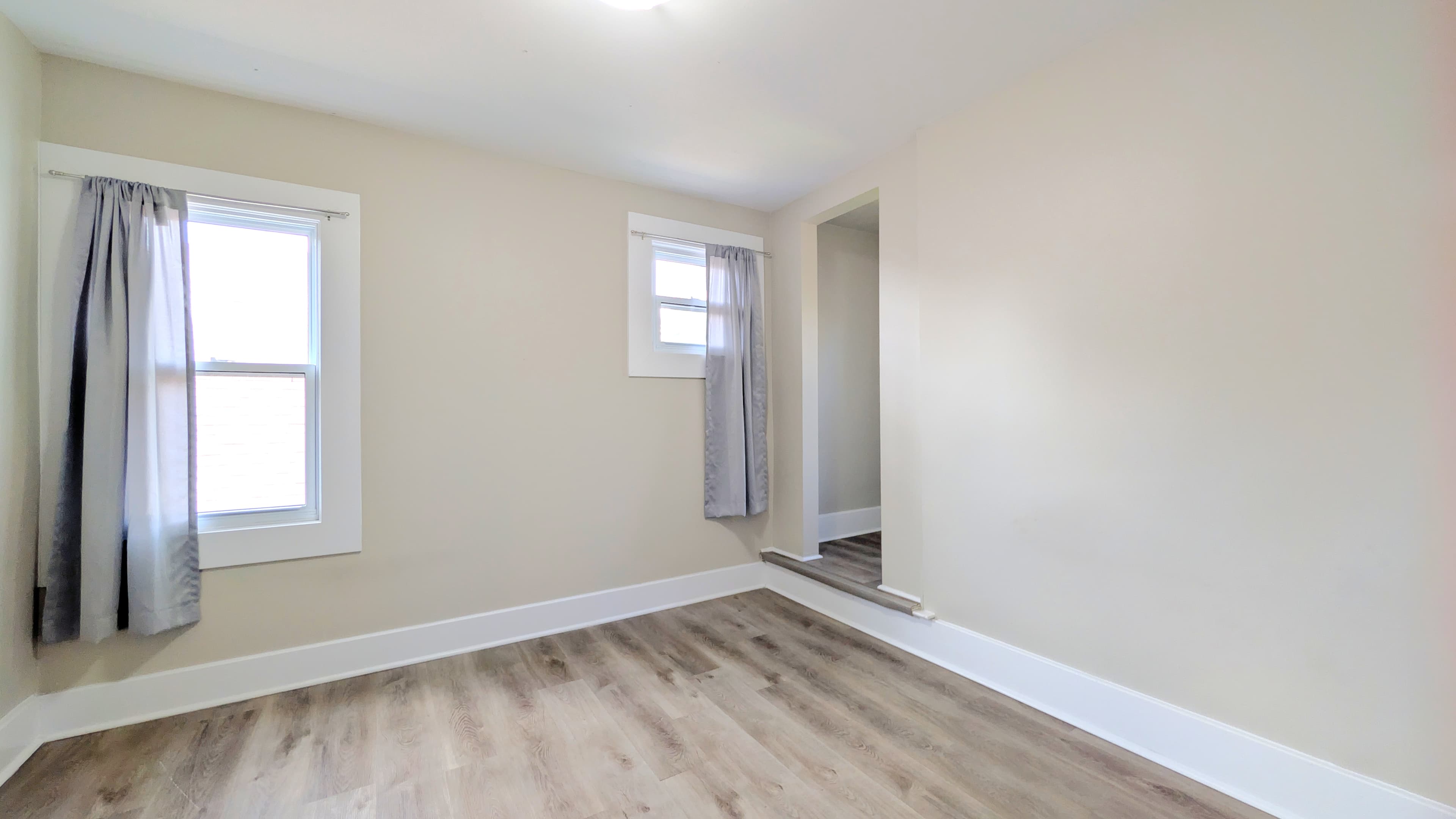 1580 Dufferin - Upper - Photo 15