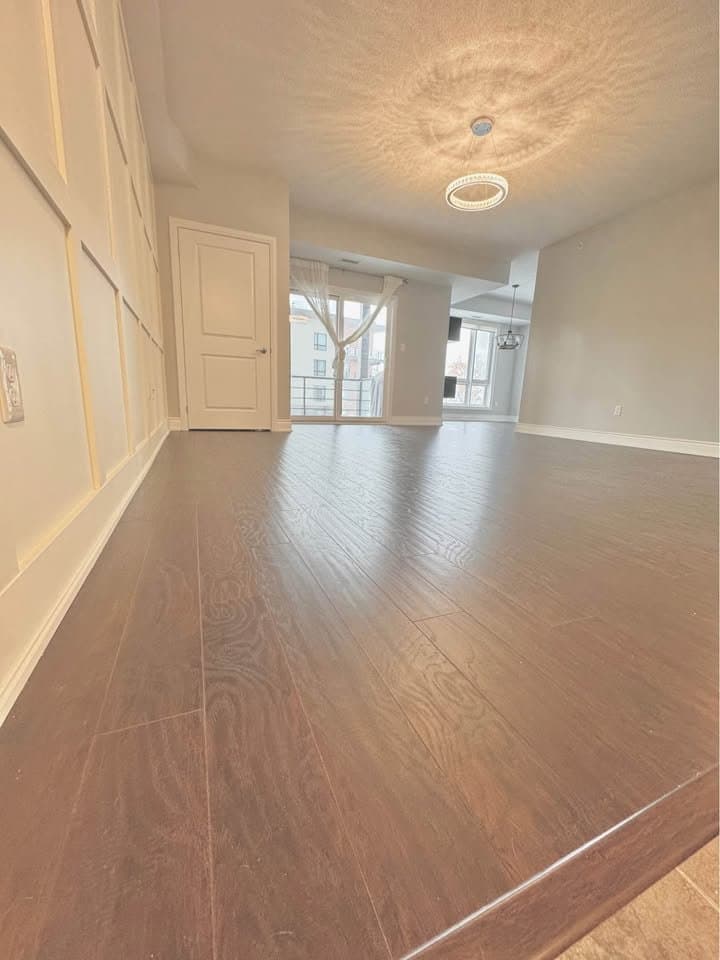 401 - 304 Essa Road - Photo 2