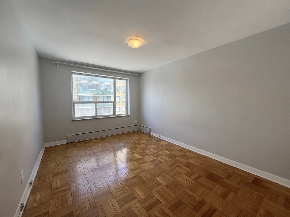 420 Eglinton Ave E - 406 - Photo 11