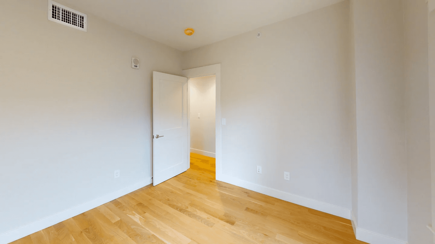 208-210 Banks - 3 - Photo 5