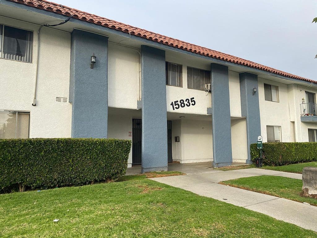15831 Vanowen 1 BD 1 BA JR - Photo 10