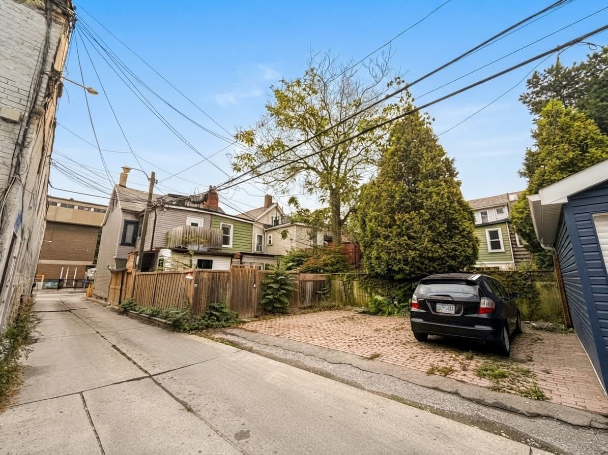 244 Boulton Ave - Lower - Photo 14