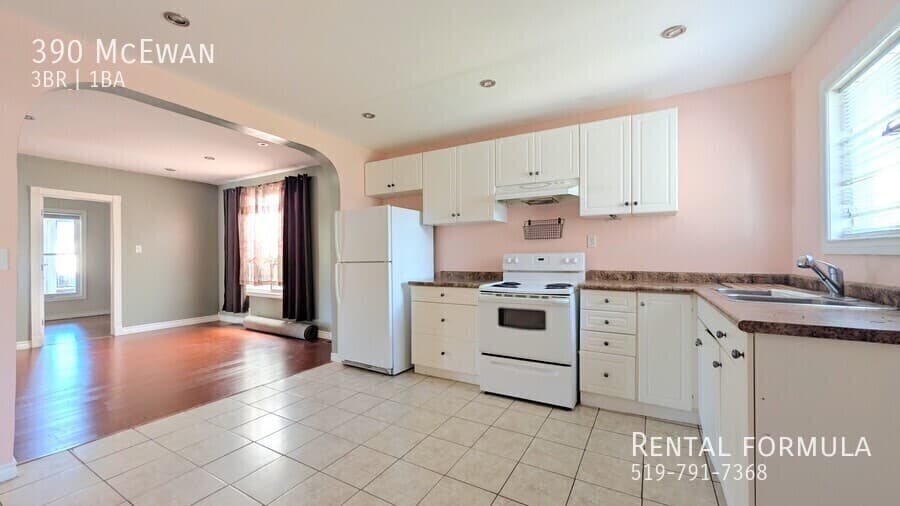 390 McEwan Ave - Photo 3
