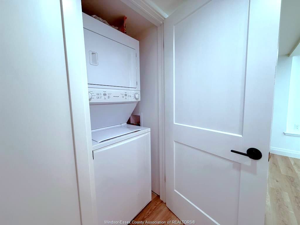 1748 Hall Avenue Lower - Photo 8