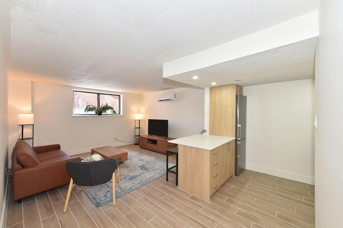 101- 160 Dowling Avenue Toronto Ontario M6K 3A6 - Photo 3