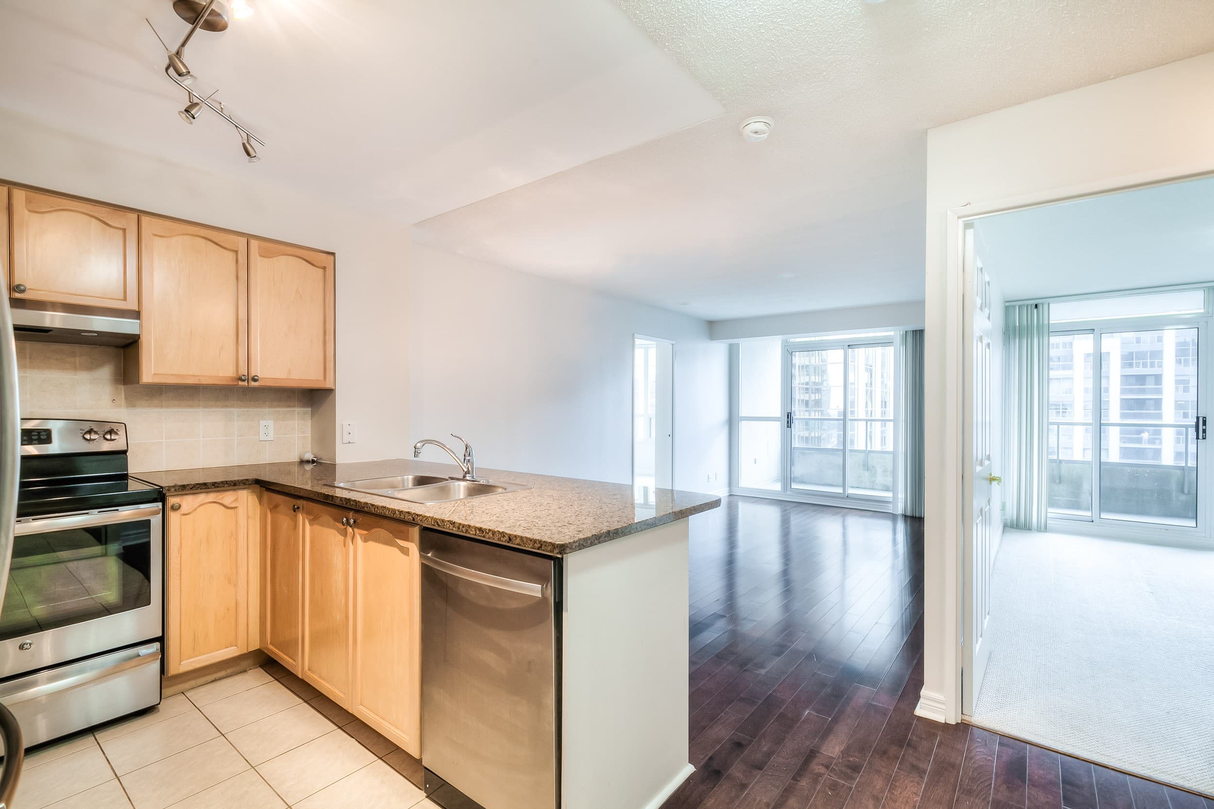 23 Hollywood Ave - 1803 - Photo 5