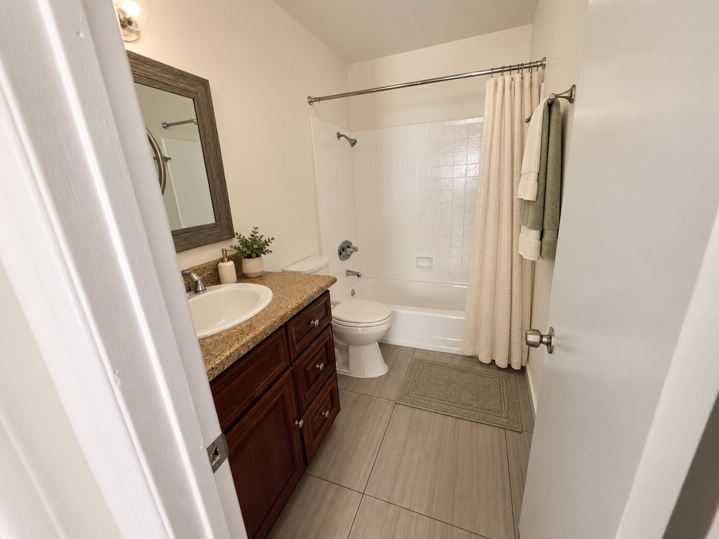 15556 Vanowen- Studio - Photo 4
