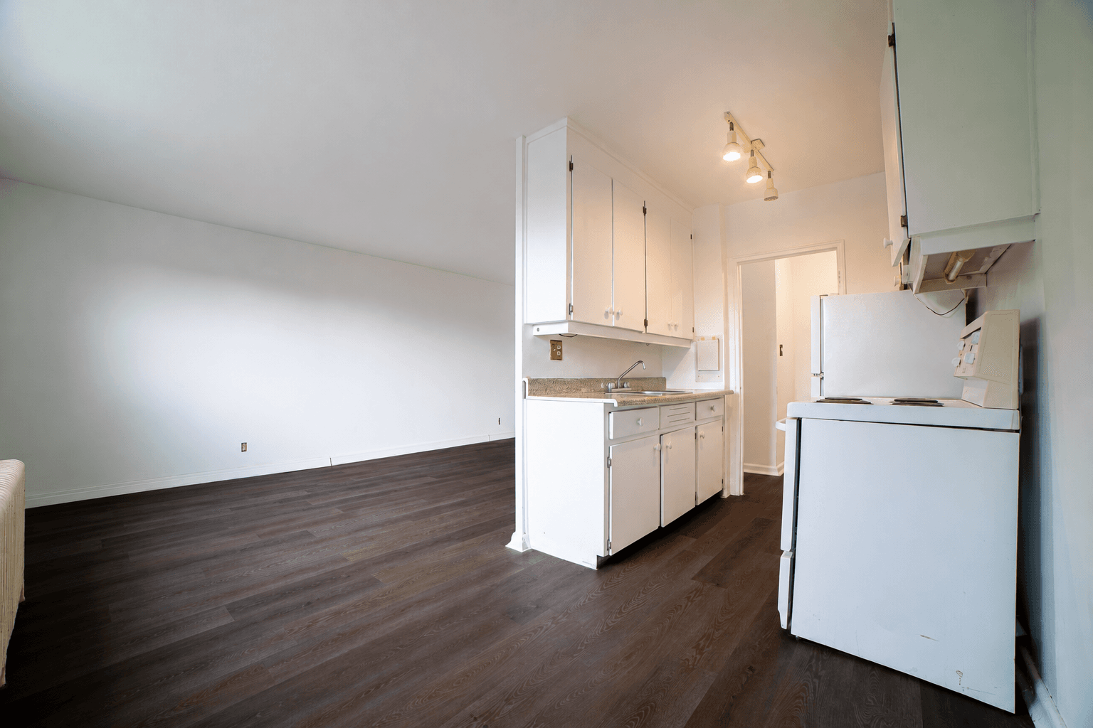 303 - Lakeshore Blvd W - Photo 6