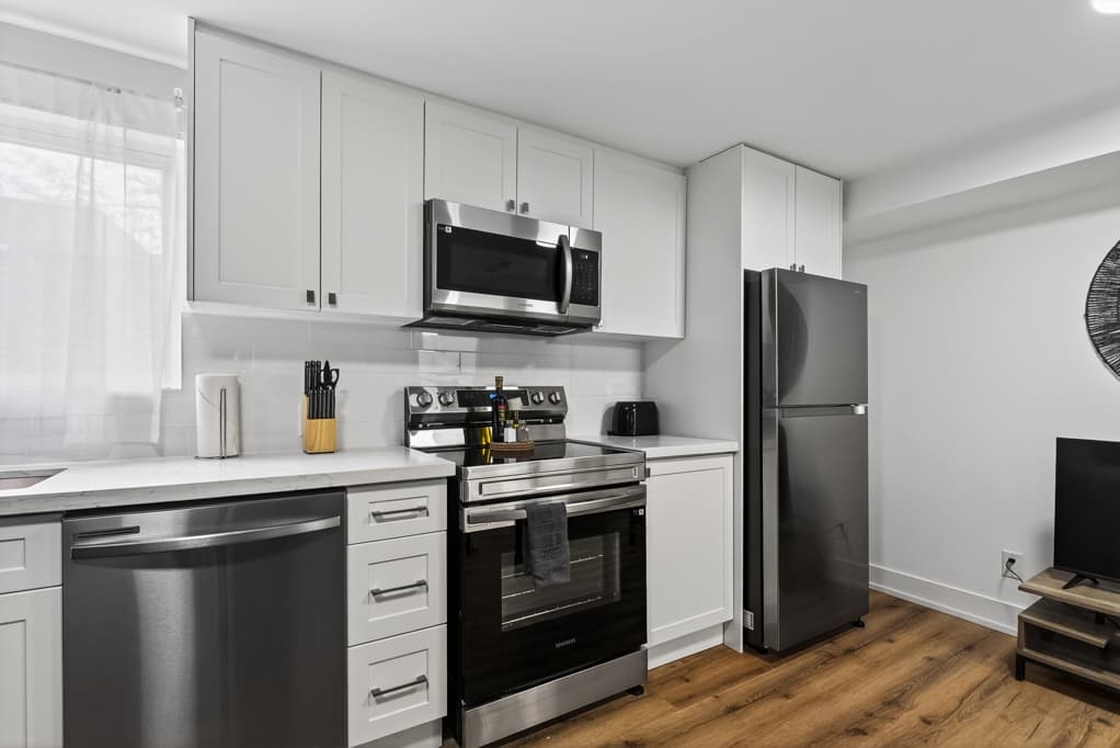 1 BEDROOM - 610 King St E - Photo 8