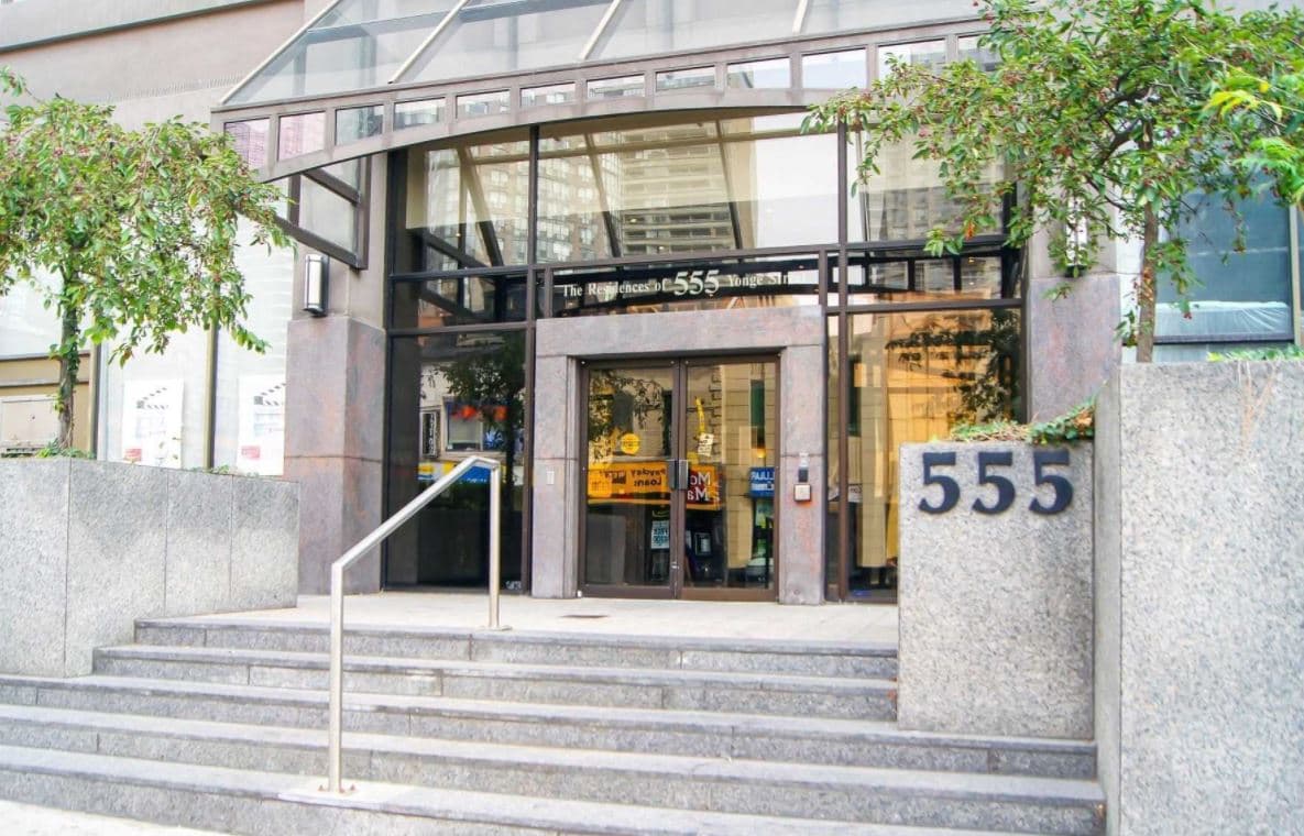 555 Yonge St - 703 - Photo 18