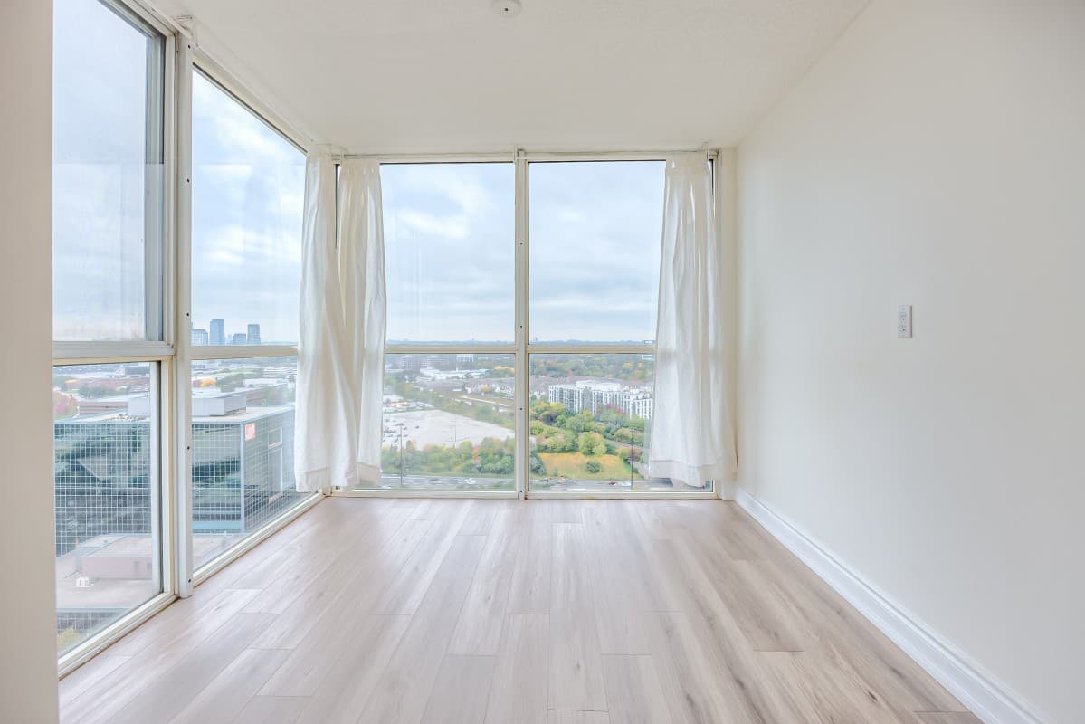 5 Concorde Place -2504 - Photo 3