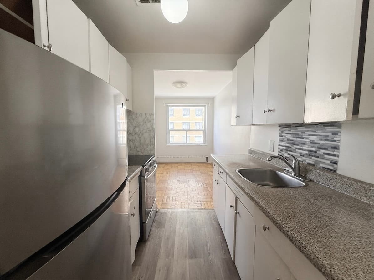 420 Eglinton Ave E - 406 - Photo 3