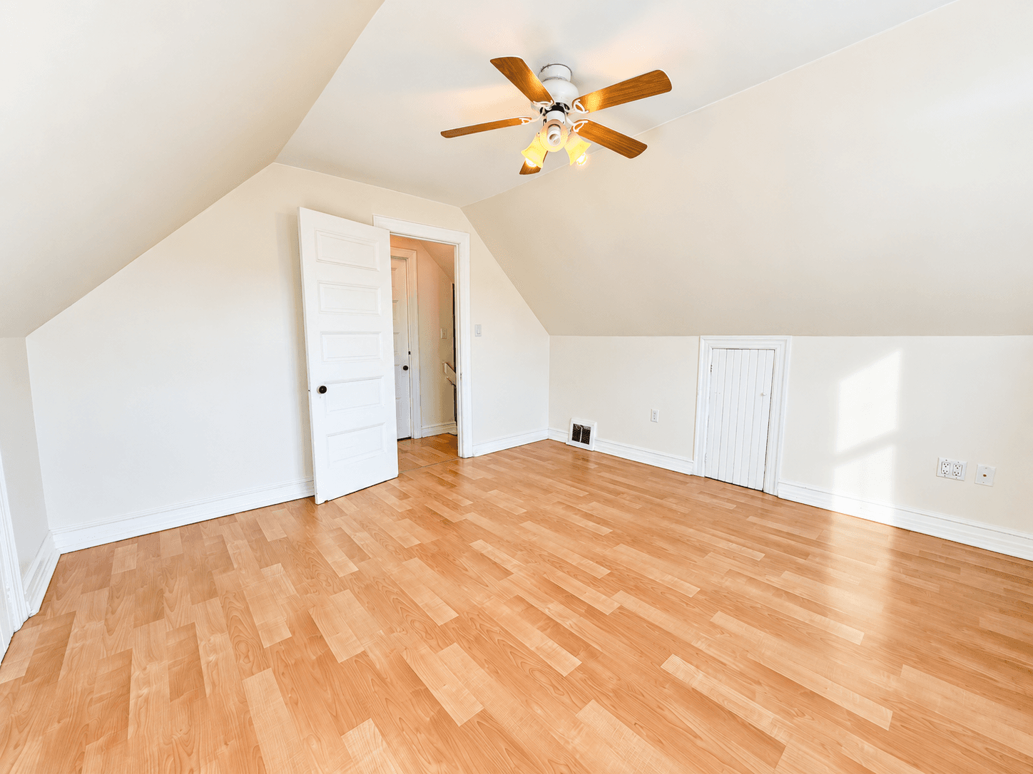 14 Brucedale St W - Photo 27